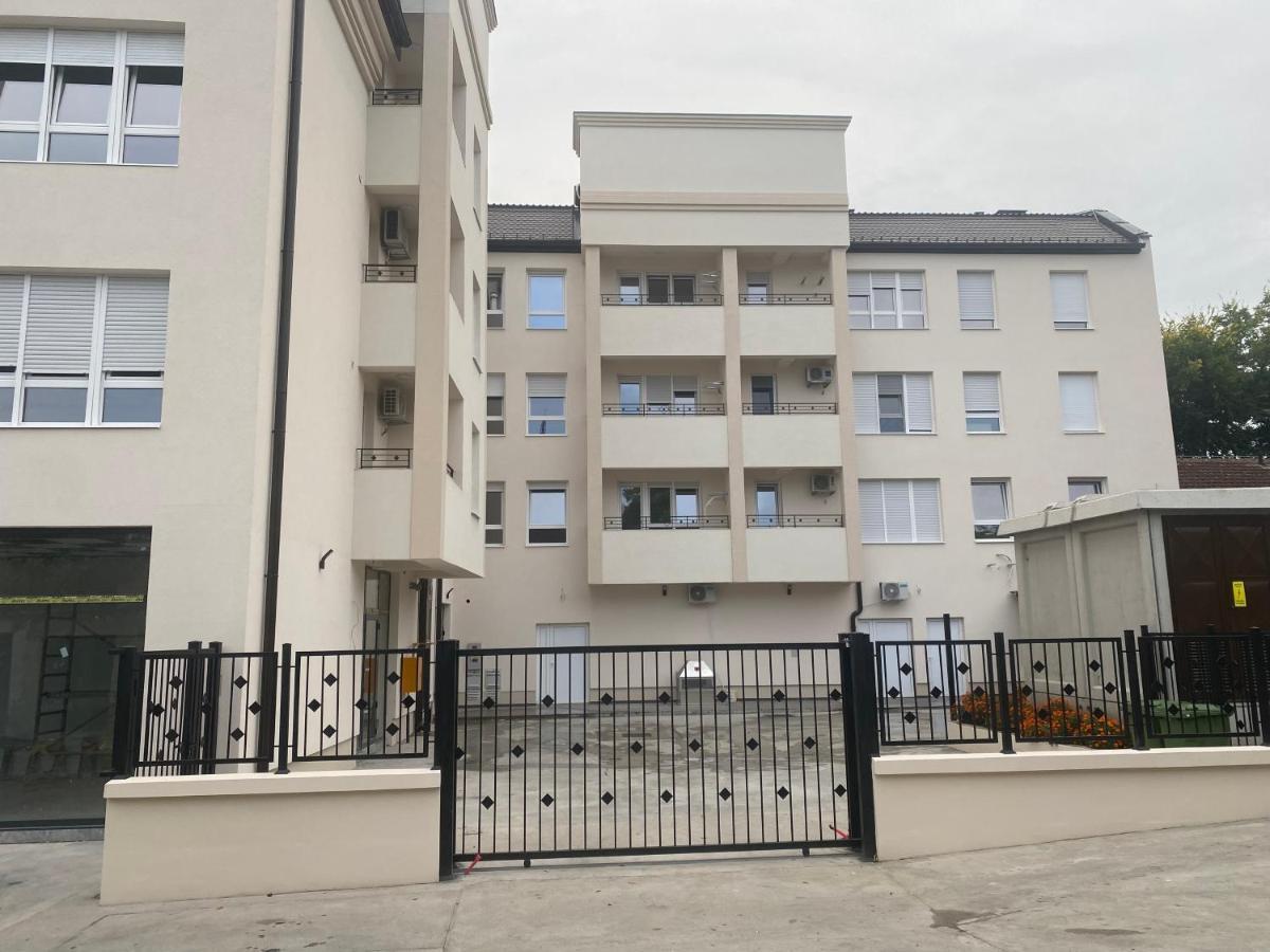 Apartman Mdb Lux Subotica Luaran gambar